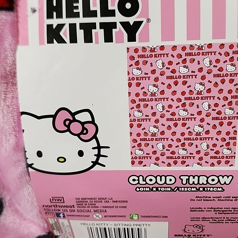 🍎 HELLO KITTY PLUSH CLOUD THROW 🍎